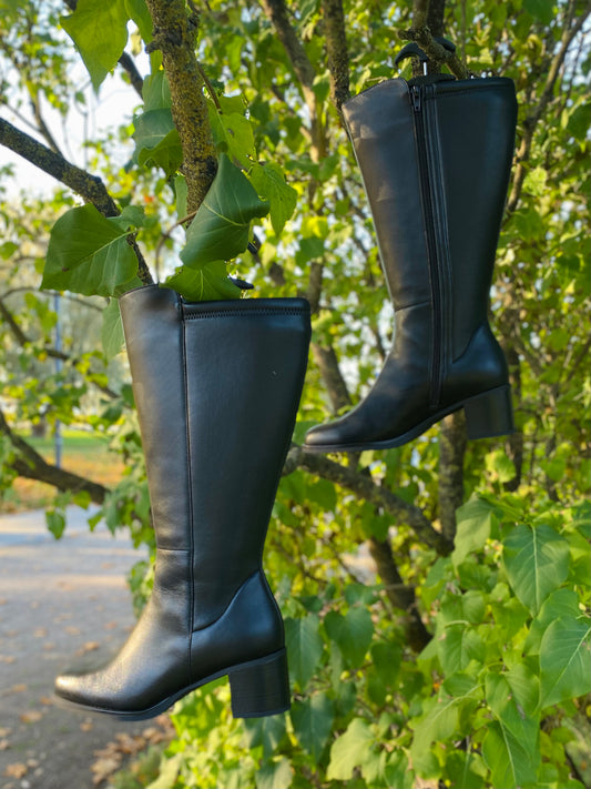 Black Boots with Wide Shaft (4XL)
