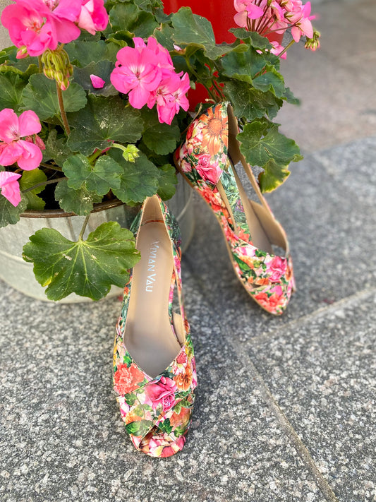 Lucero Flower Peep-toe Wedge