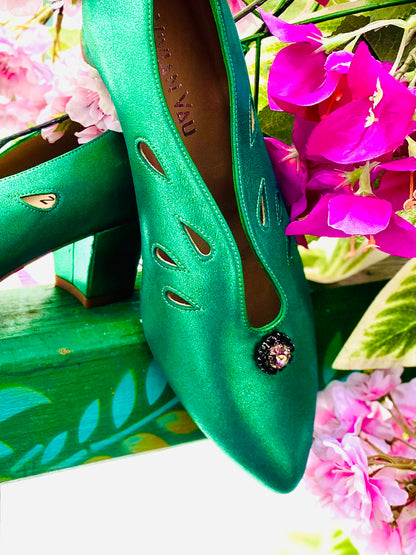 Kuedra Glowing Emerald Green