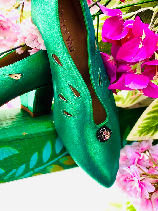 Kuedra Glowing Emerald Green